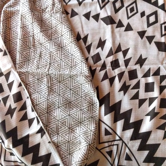 NWT Tesalate Phoenix Sand-free Beach Towel - Picture 7 of 17